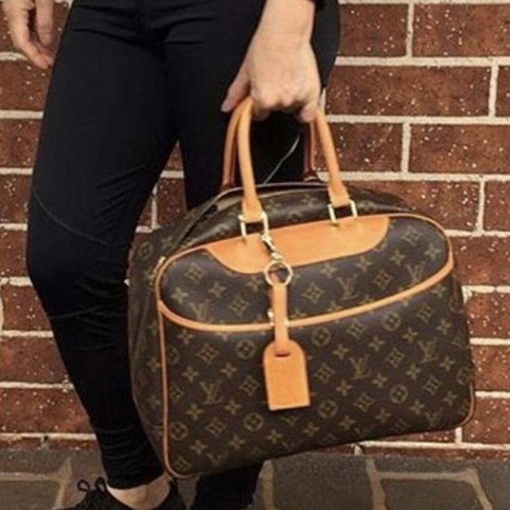 ⭐🔥AUTHENTIC🔥⭐LOUIS VUITTON Deauville monogram